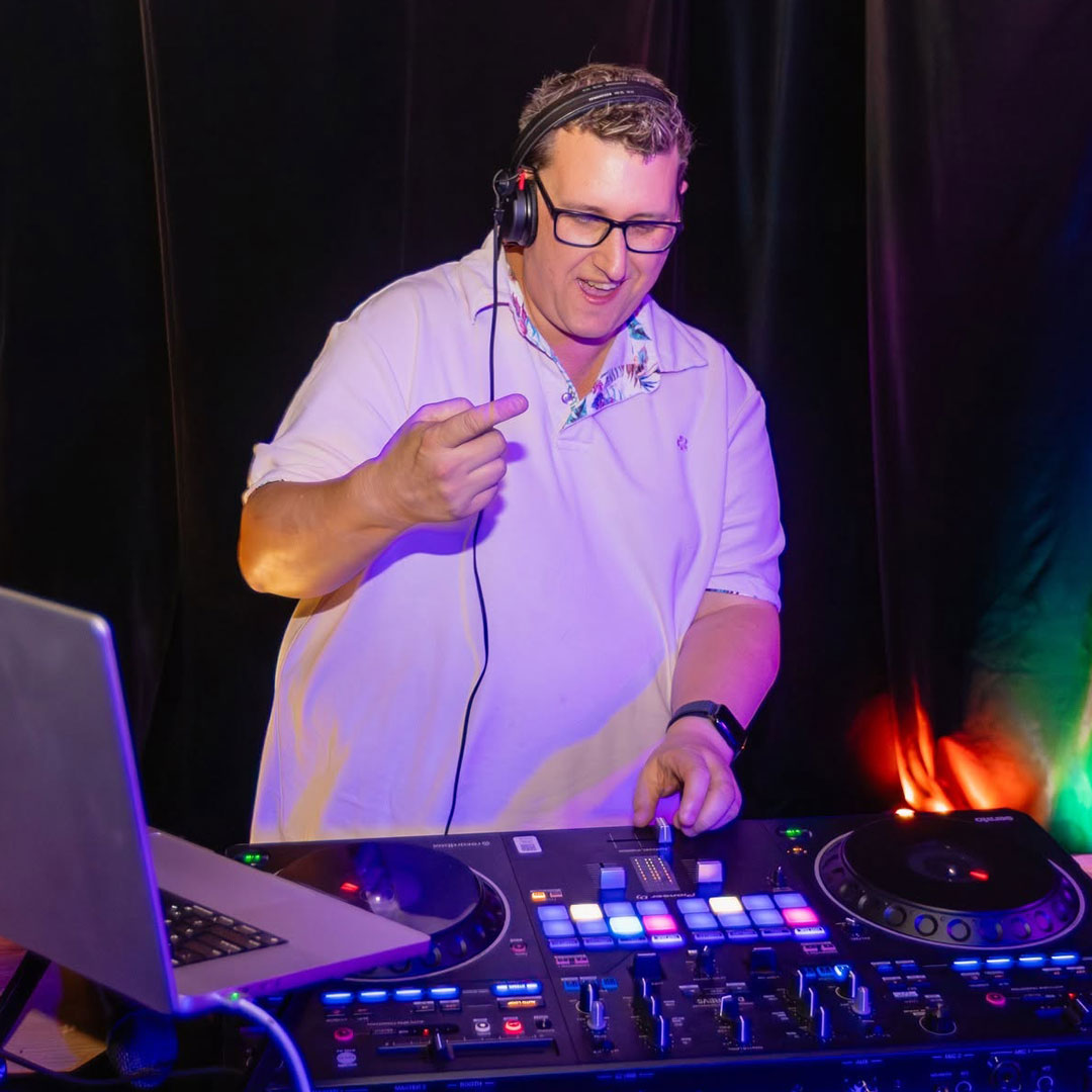 90s v Noughties - DJ Ben